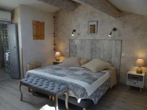 B&B / Chambres d'hotes Mas Val-Chenaie Gordes : photos des chambres