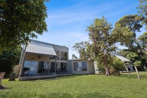 Steamer - Waterfront Retreat