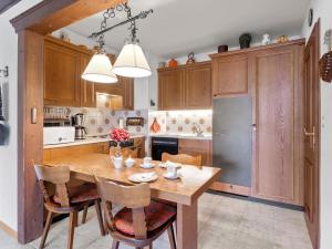 Apartment Triangel D Petersen by Interhome