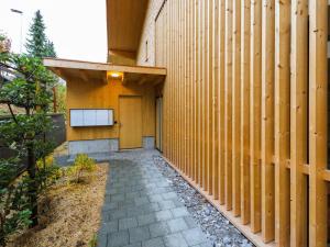 Apartment Sparenmoos - OG - DG Nord-Ost by Interhome