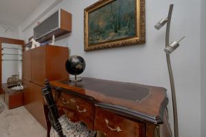 Spacious Apartment in the center of Łódź by Noclegi Renters