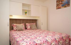 3 Bedroom Amazing Home In Vinovac 