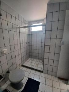 NOVIDADE! Enseada Azul, Apto com churrasqueira, área gourmet e Ar condicionado a 150m da praia