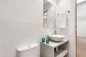 Mota Málaga Apt Downtown and commercial area