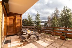 Appartements La Joue du Loup, appartement pour 4 avec terrasse : photos des chambres