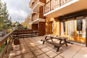 Appartements La Joue du Loup, appartement pour 4 avec terrasse : photos des chambres