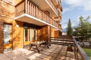 Appartements La Joue du Loup, appartement pour 4 avec terrasse : photos des chambres