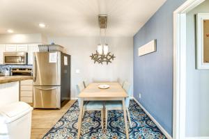 Balcony, Pool and Beach Access Port Aransas Condo!