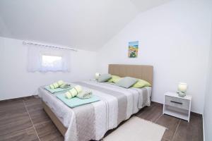 Tia Appartement Mit Meerblick - 3hvězdičkové hotely ve městě Veli Lošinj