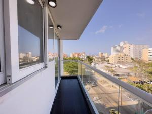 Luxury 2Bed 2Bath PH Steps from Mall Viva