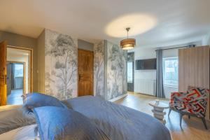 Maisons de vacances Gite de luxe avec piscine privee 14 pers Clecy : photos des chambres