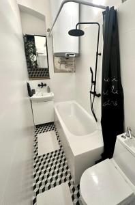 Best location in Prague! 4 bedrooms and super host!