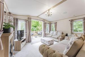 Stonechat - Norfolk Cottage Agency