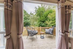 Stonechat - Norfolk Cottage Agency