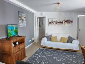 Apartment Oceans Window