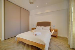 Magnifique 2 chambres VERANDA, CANNES CENTRE-BANANE A2B088