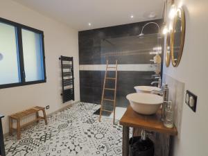 Maisons de vacances Maison typique du Perigord, sechoir a tabac avec piscine chauffee : photos des chambres
