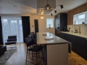 Newly Renovated Flat with Parking space