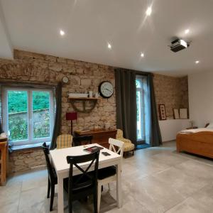 Maisons d'hotes Gites du Longevent Appartement du Moulin Perouges : photos des chambres