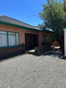 Mos Elkin Home - Modderrivier