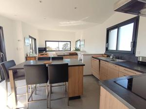 Maison neuve Vue Mer 4 étoiles avec SAUNA à 150m de la plage à PLEUMEUR-BODOU - Ref 242