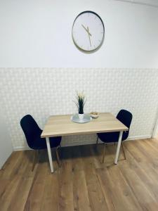 ClickTheFlat Wola Apart Rooms