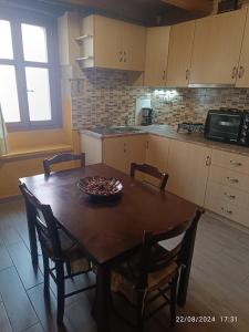 George Traditional Chalet