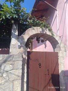 George Traditional Chalet