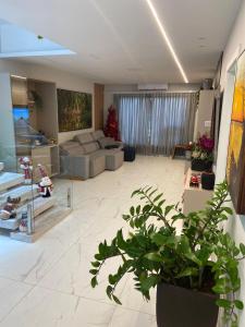 Casa luxuosa, com piscina e 4 suites