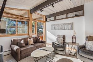 Laurelwood Condominiums 414