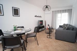 Cozy stay by Flisvos Marina, ATH