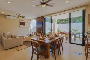 Modern Townhouse with Private Pool and BBQ Area