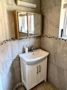 Holiday House Close to Heathrow