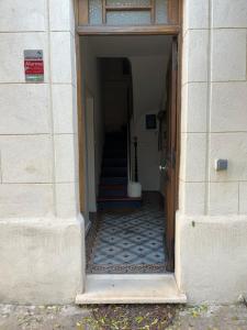 Maison de caractère avec jardin arboré en Avignon