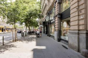 Vintage Build 2 Bedroom 2 Bathroom