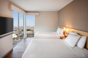 Queen Suite with Two Queen Beds and Tub - Disability Access room in Hyatt Place Reno