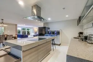 9 Mi to National Mall Spacious Bethesda Retreat! - بيثيسدا