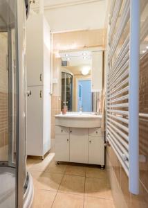 Vintage Build 2 Bedroom 2 Bathroom