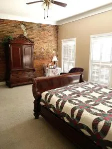 The Eagles Nest Inn - Hermann