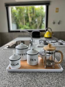 CASA YASA EN CALAFATE- Parque privado y parrilla