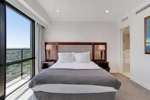 Luxurious Apartment 1BR Free Carpark Gym Pool & HotTub - Takapuna