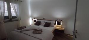 Sunny Oasis Apartment - high ground floor with sunny terrace & private garden!!