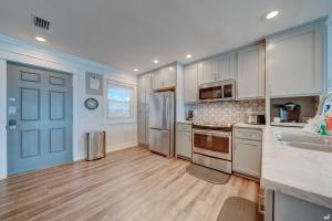 Dreamscape 30! Luxury Beach Front Property!