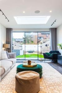 Luxury 3 BDR House with garden next to Battersea Park