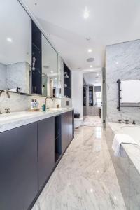 Luxury 3 BDR House with garden next to Battersea Park