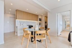 Luxe 3-Bedroom Gem in Green Point