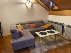 RAS Apartman - Trojstveni Markovac