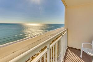 Remodeled Condo with Hot Tub in N Myrtle Beach!