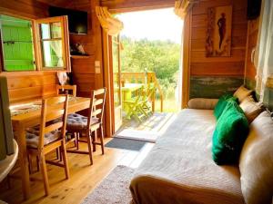 Appartements Gite de France La roulotte - Gite de France 4 personnes MAE-4651 : photos des chambres