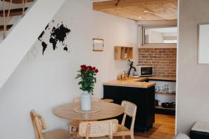 Appartements Duplex Lomy vue sur le port avec Sauna-balneo-5mn plage : photos des chambres